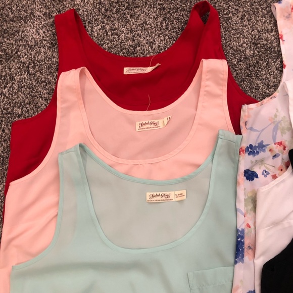 BUNDLE - 6 Women’s Blouses - Picture 2 of 5